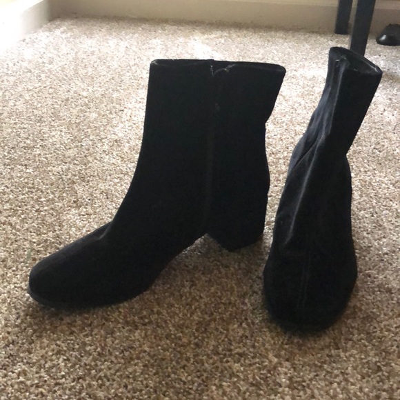 Chinese Laundry Shoes - Black velvet Chinese laundry booties